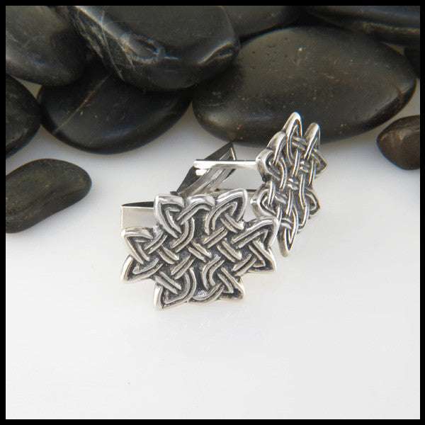 Celtic knot cuff link in Sterling Silver