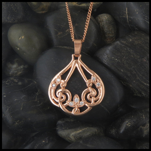 Nouveau Fleur Pendant and Earrings in rose gold with diamonds