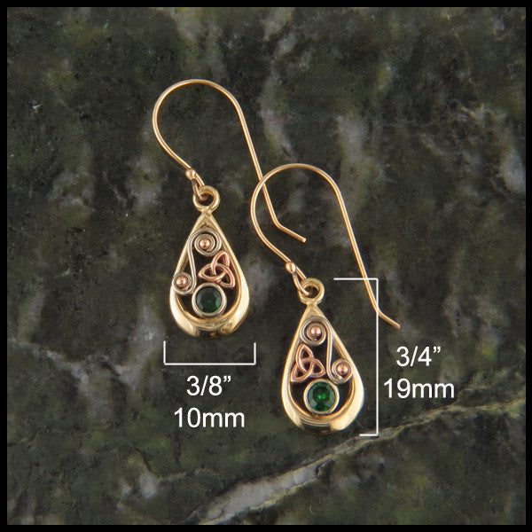 Teardrop triquetra earrings in 14K Gold with Tsavorite
