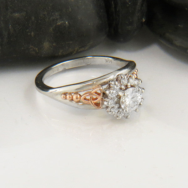 Round Brilliant Diamond with Halo Engagment Ring