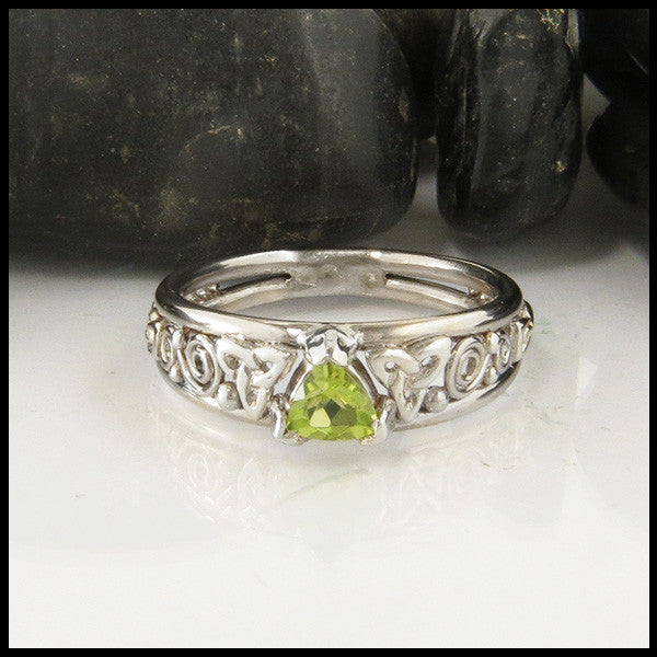 Trilliant Peridot Celtic Ring in White Gold