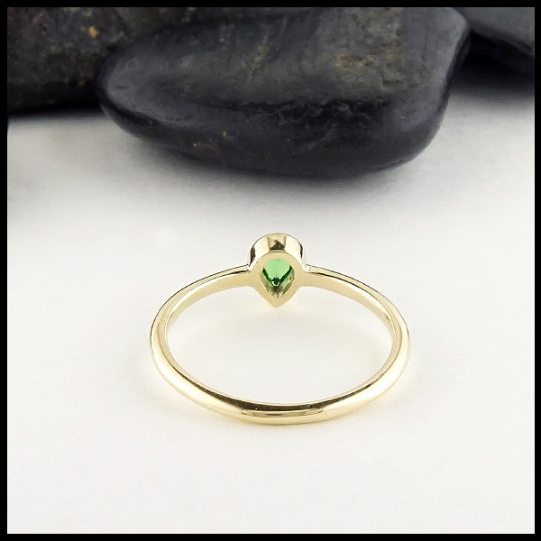 back view of the pear shaped tsavorite ring