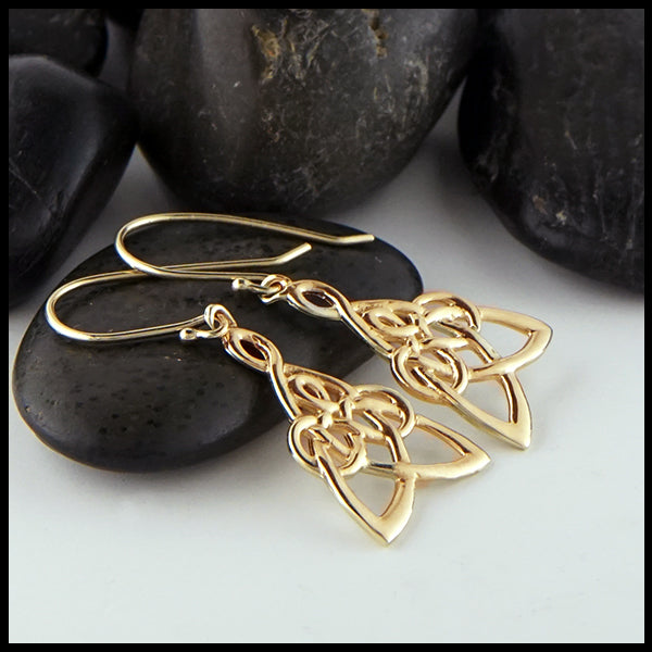 Small Mother's Knot drop earrings in gold