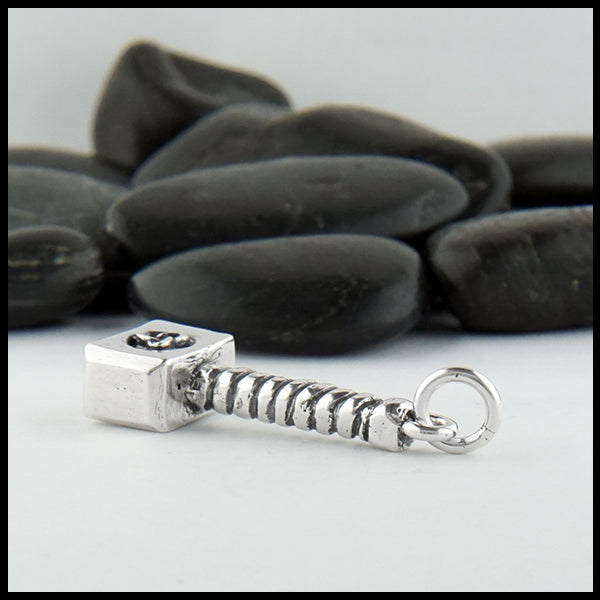 Profile view Celtic hammer