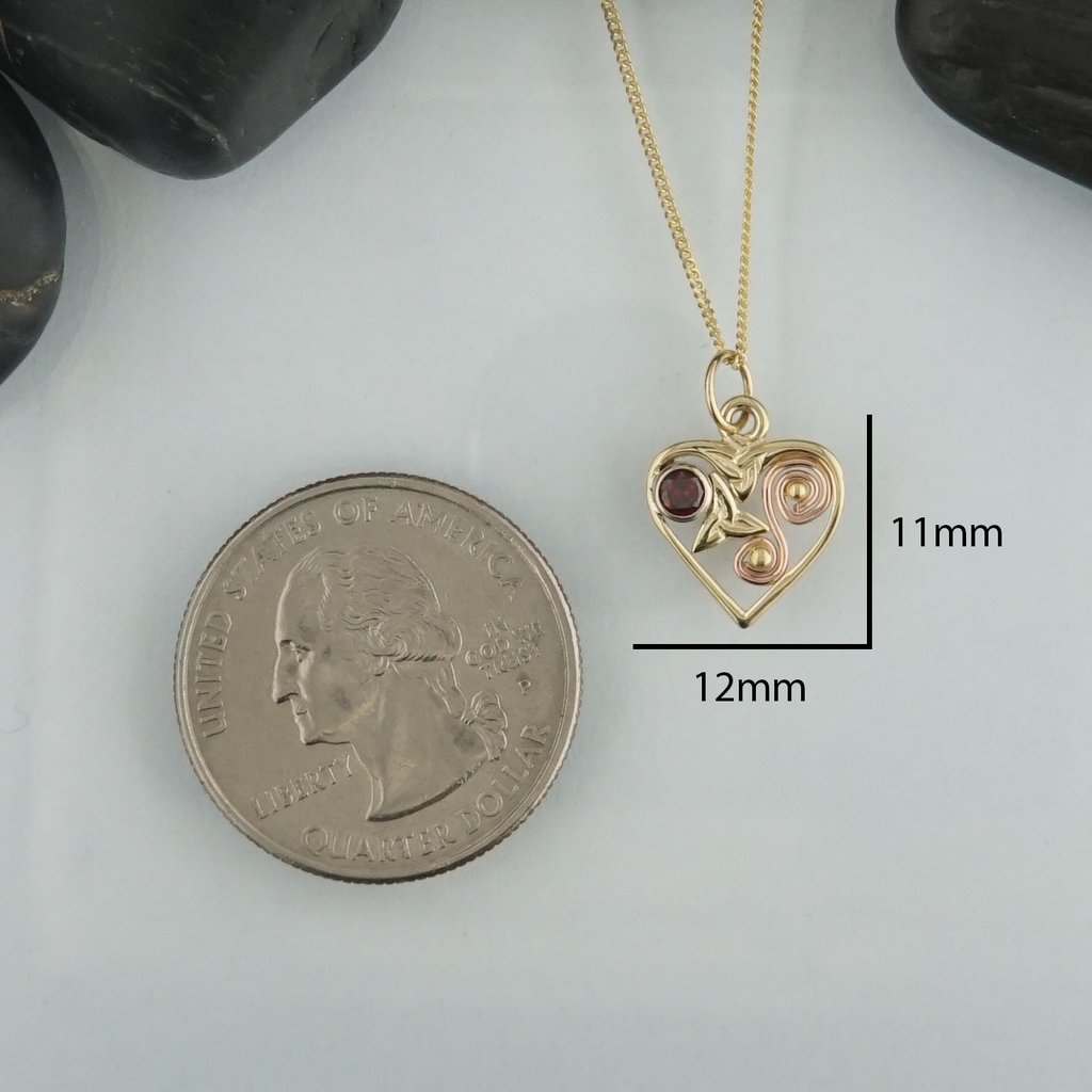 dainty heart pendant in gold