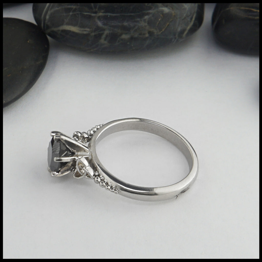 side view of trinity knot